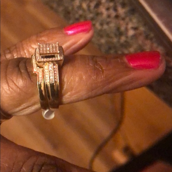 Engagement ring - Picture 2 of 2